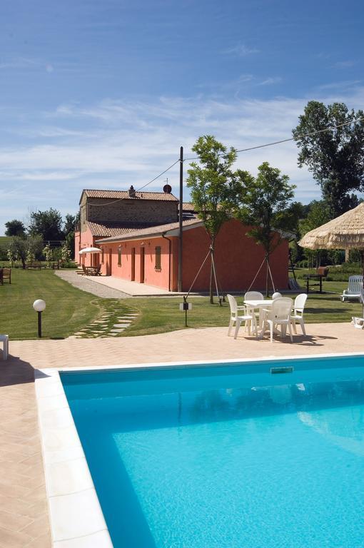 Agriturismo Casale Le Selvette Ripa Luaran gambar