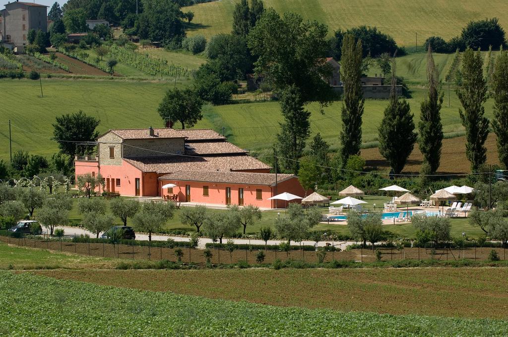Agriturismo Casale Le Selvette Ripa Luaran gambar