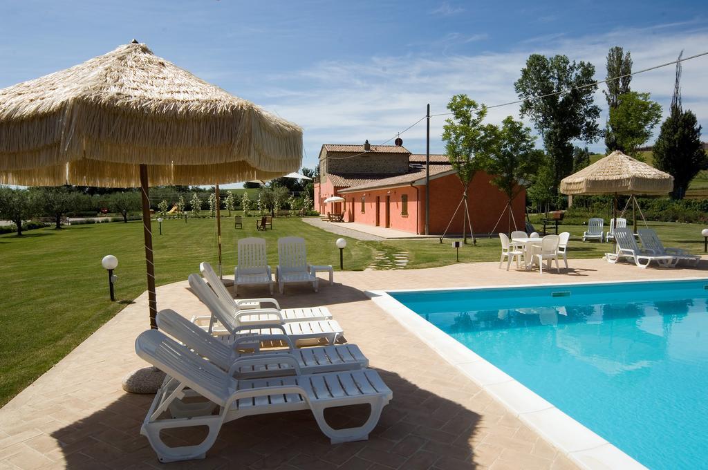 Agriturismo Casale Le Selvette Ripa Luaran gambar