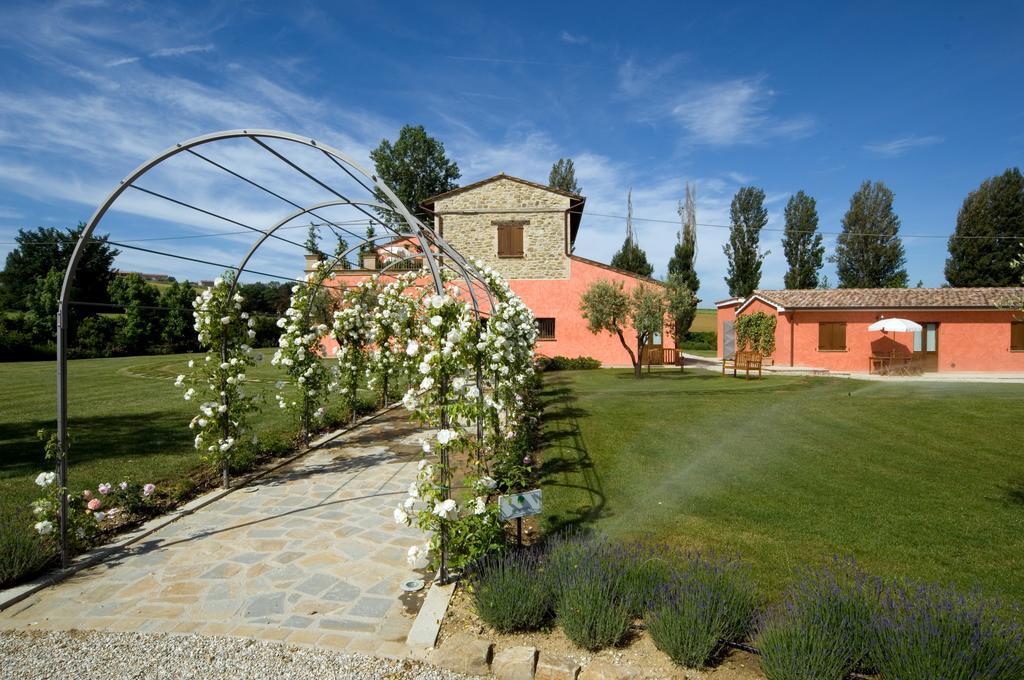 Agriturismo Casale Le Selvette Ripa Luaran gambar