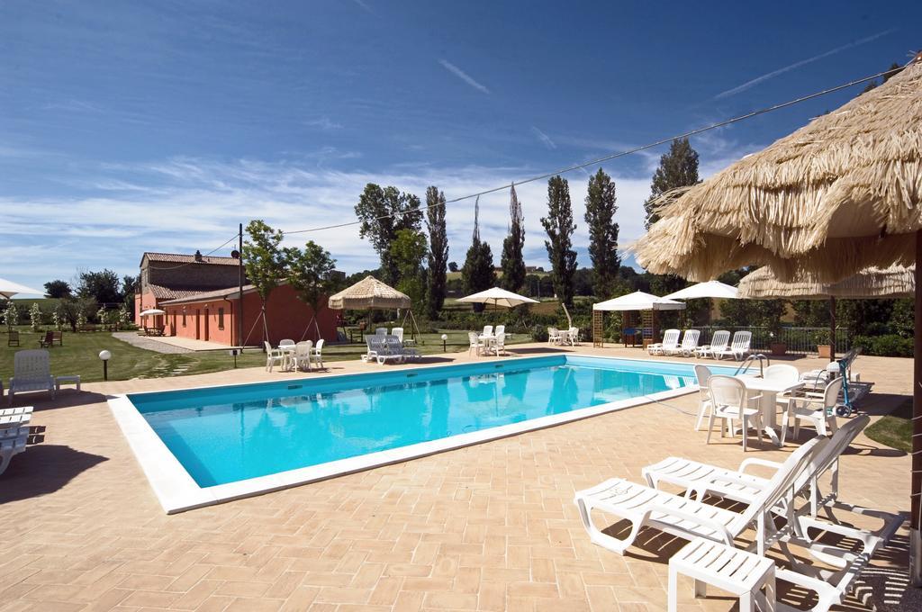 Agriturismo Casale Le Selvette Ripa Luaran gambar