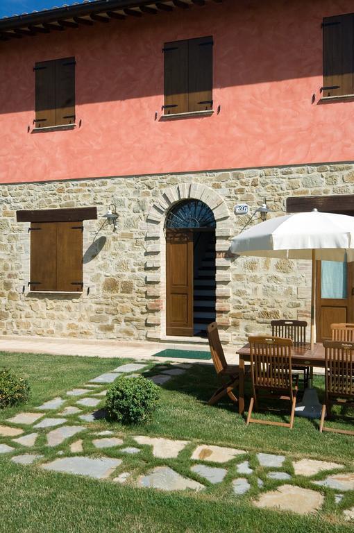 Agriturismo Casale Le Selvette Ripa Luaran gambar