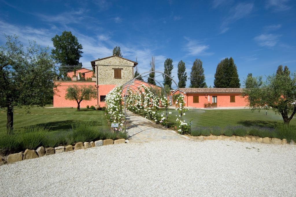 Agriturismo Casale Le Selvette Ripa Luaran gambar