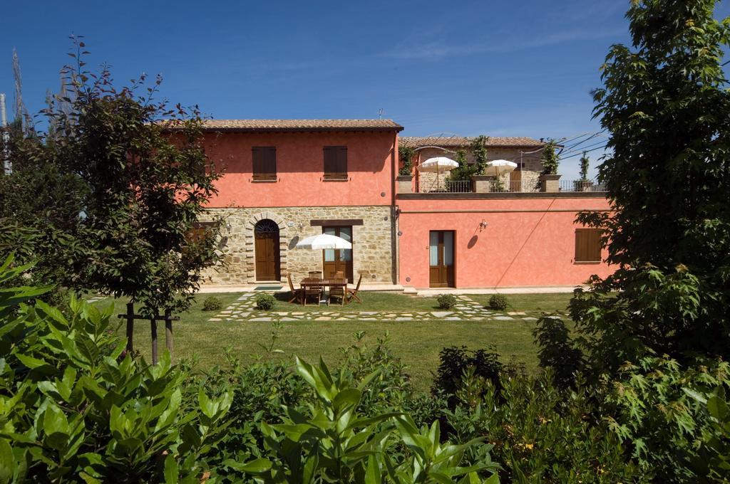 Agriturismo Casale Le Selvette Ripa Luaran gambar
