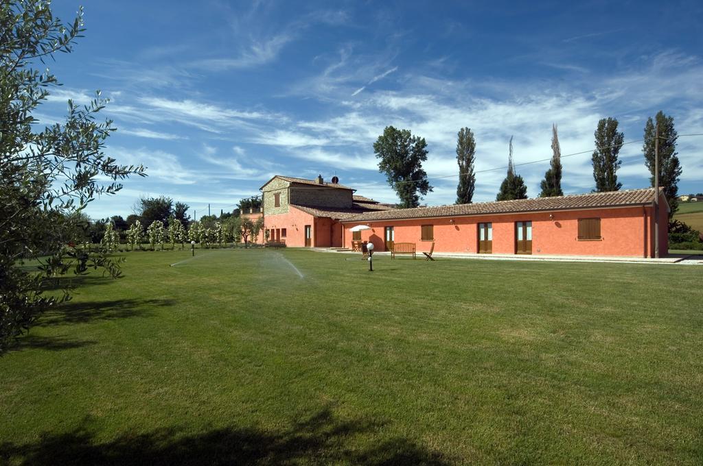 Agriturismo Casale Le Selvette Ripa Luaran gambar
