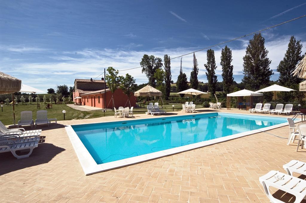 Agriturismo Casale Le Selvette Ripa Luaran gambar