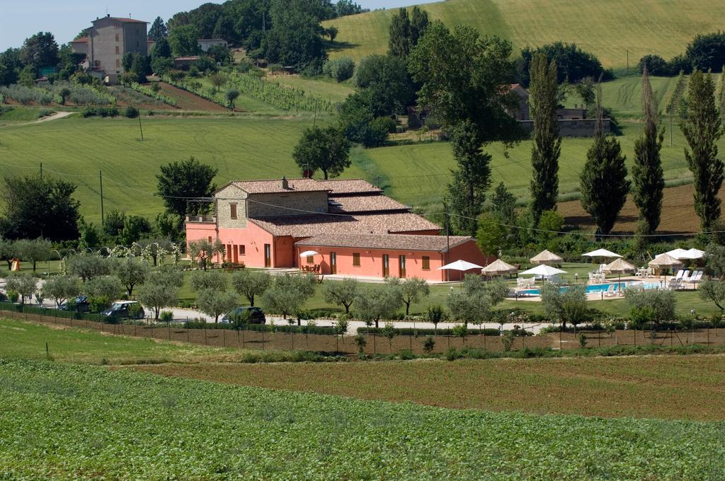 Agriturismo Casale Le Selvette Ripa Luaran gambar